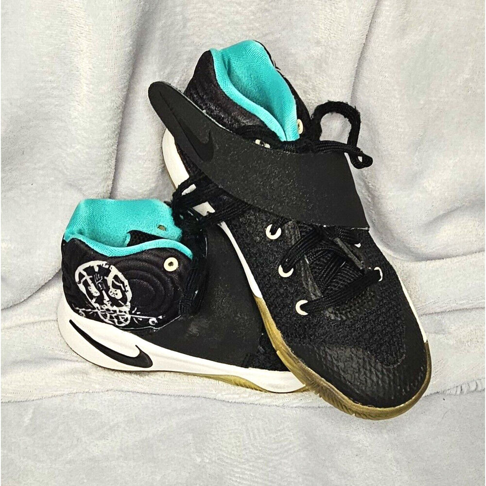 Nike Kyrie 2 Basketball Shoes Toddler 11C Black Teal‎ Gum Sole Kids Activewear
